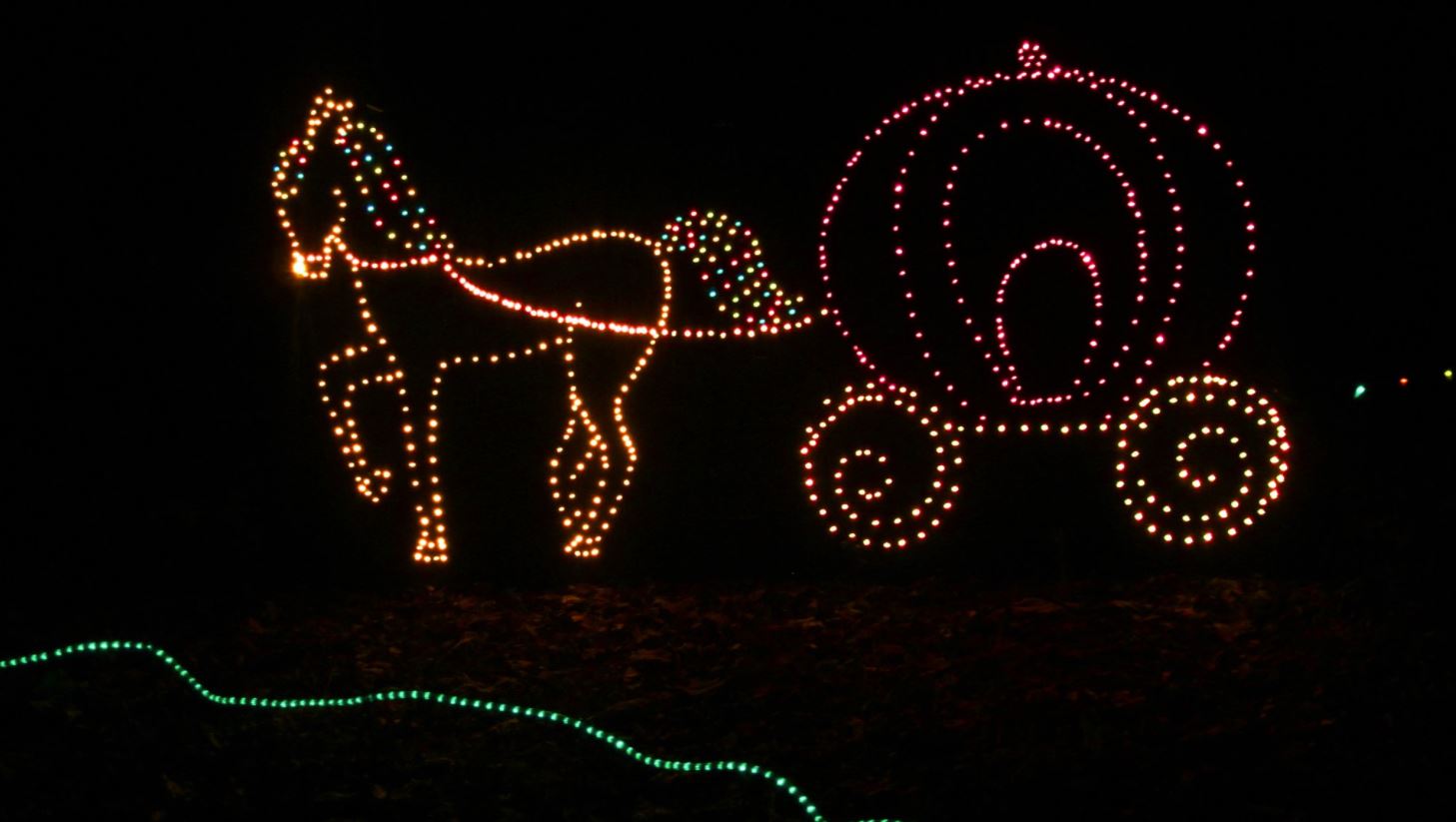 holiday light displays in baltimore marylans annmarie garden in lights